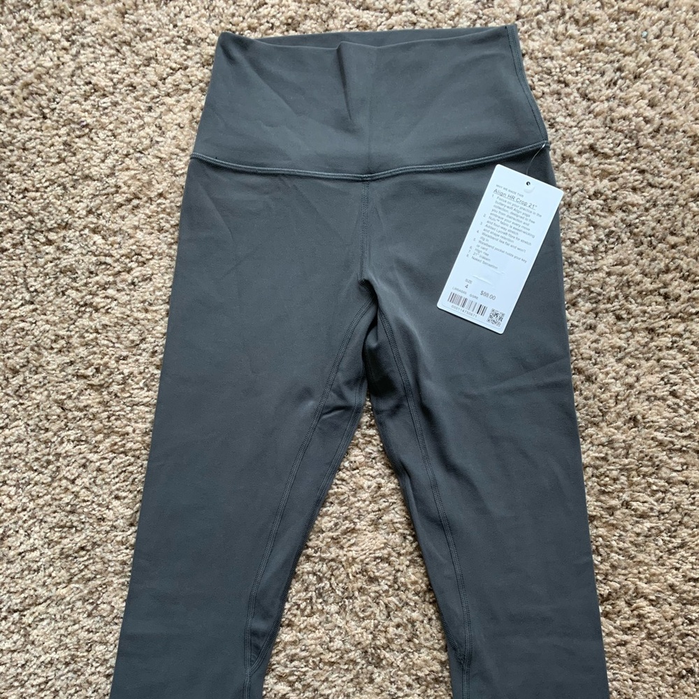 NWT Lululemon align crop 21”